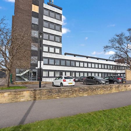 Modern 2-Bed Flat In Leeds Apartment Yeadon Exterior photo